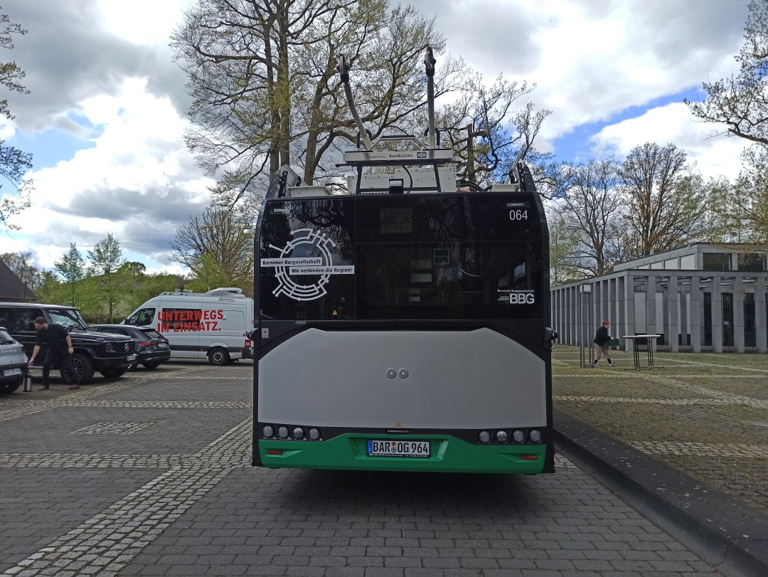 Gelenkobus Nr. 052 vom polnischen Typ Solaris Trollino 18 Kiepe IMC